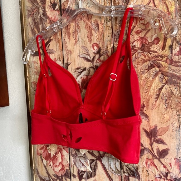 NWOT CARBON38 GIGI C SPORT STRETCH BODYCON RED LASER CUTOUT WORKOUT TOP BRA M - Picture 9 of 14